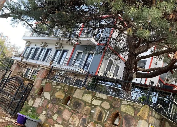 Lotus 4 Mevsim ホテル